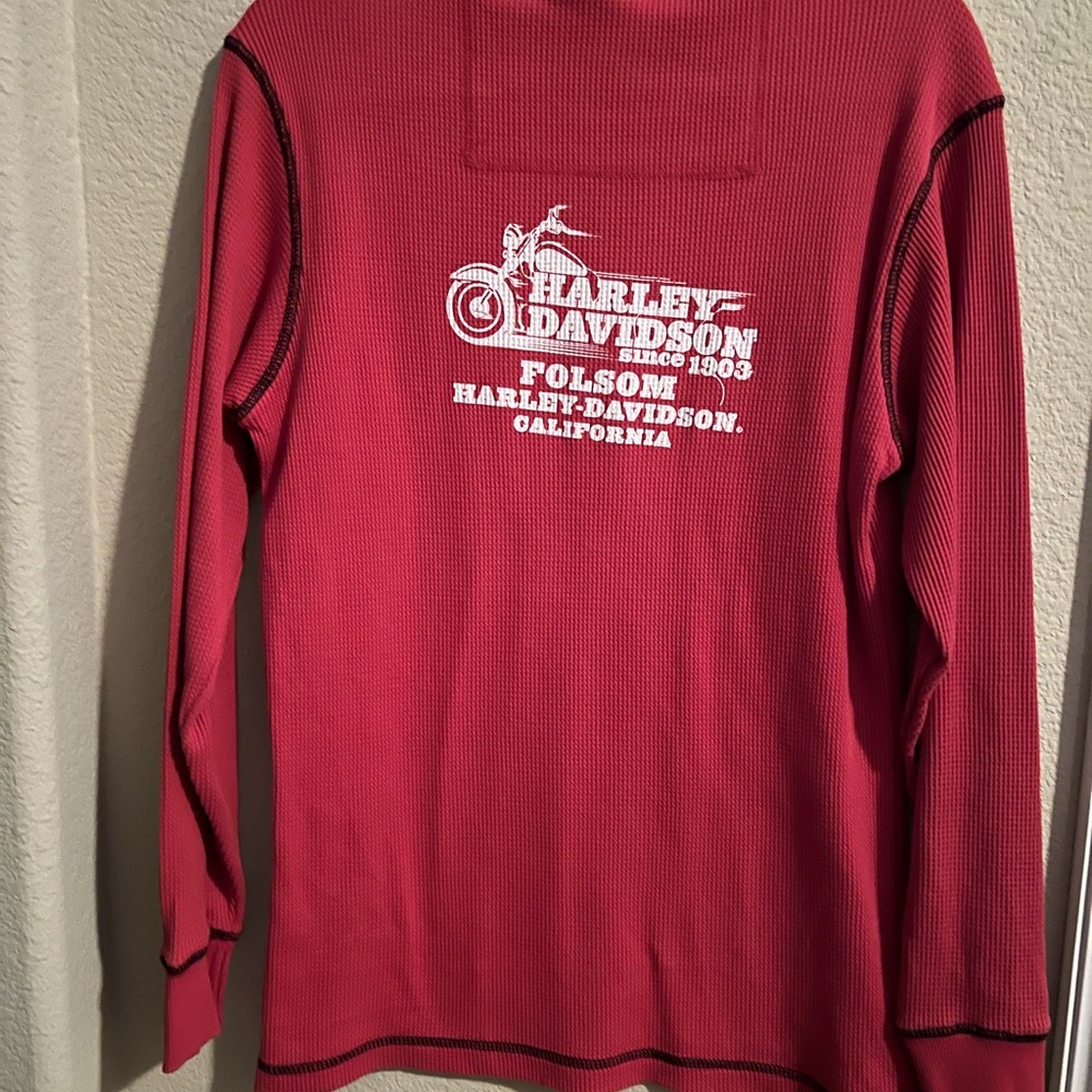 Woman’s Harley Davidson long sleeve thermal shirt.